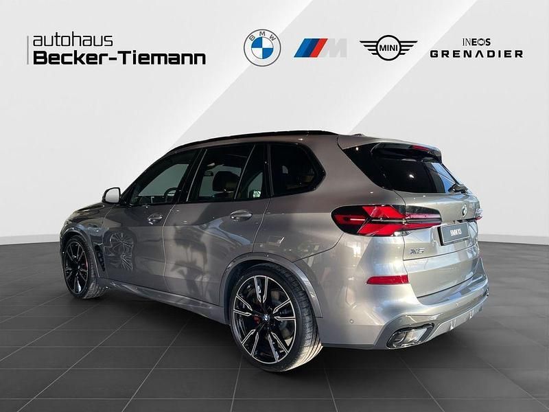 Neu BMW X5 Exclusive 352 PS (258 kW) 2025 Grau SUV