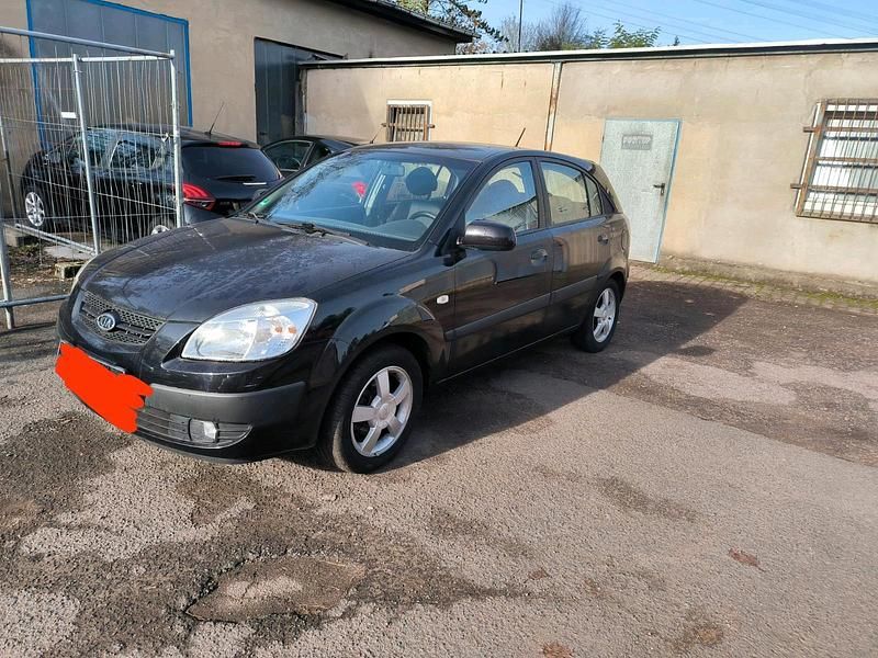 Schwarz Gebraucht 2008 Kia Rio Limousine | 2.190 € (Fairer Preis) - Bild 1/4