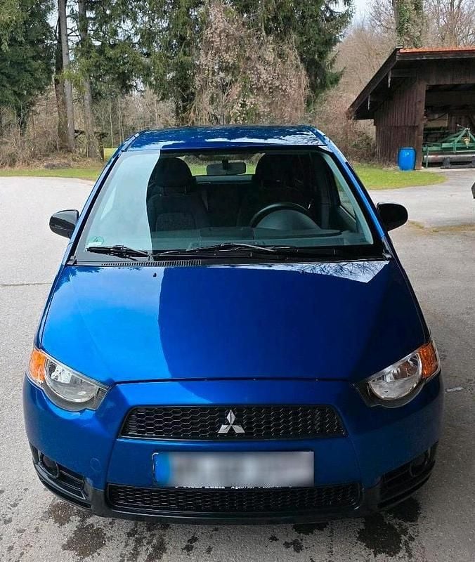 Gebraucht Mitsubishi Colt 95 PS (69 kW) 2009 Blau Kleinwagen