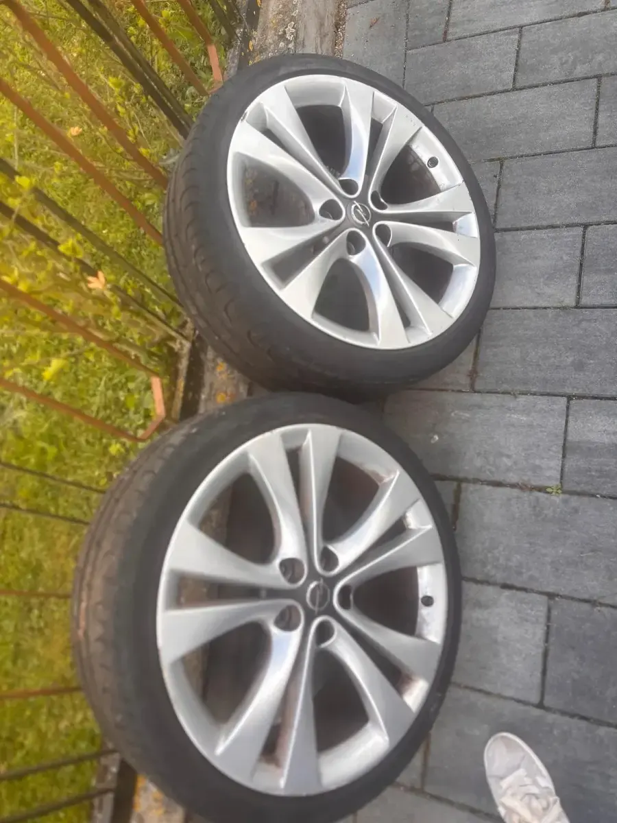 Gebraucht Opel Insignia 220 PS (161 kW) 2009 Schwarz Kombi