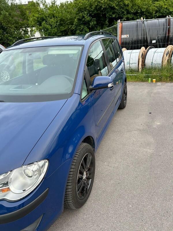 Blau Gebraucht 2009 VW Touran Conceptline Van / Kleinbus | 2.000 € (Superpreis) - Bild 1/4