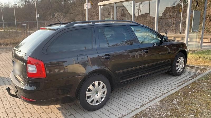 Gebraucht Skoda Octavia 2009 Schwarz Kombi