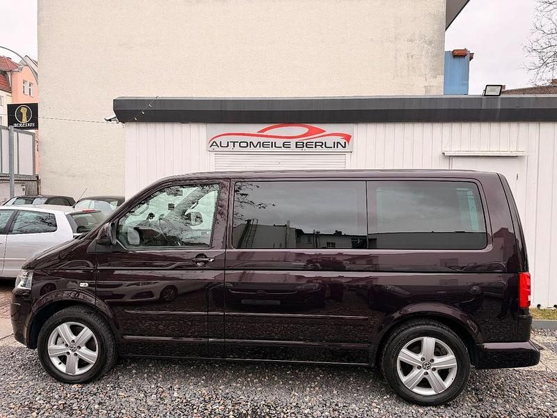 Gebraucht VW Multivan Comfortline 179 PS (131 kW) 2014 Violett Van / Kleinbus