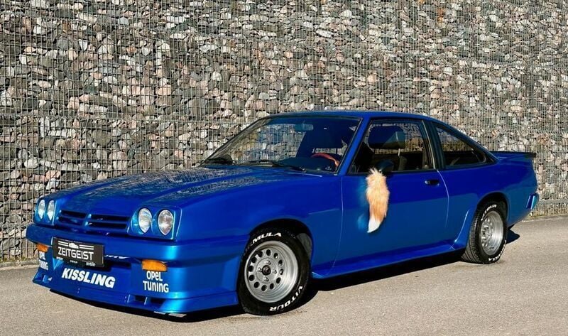 Blau Gebraucht 1987 Opel Manta Coupé | 32.980 € - Bild 1/4