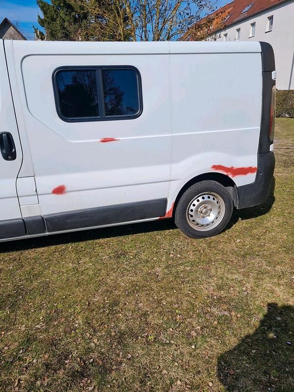 Gebraucht Opel Vivaro 82 PS (60 kW) 2006 Weiß Van / Kleinbus