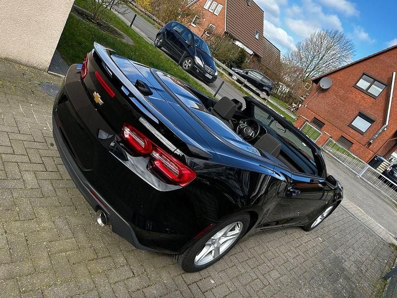 Usado Chevrolet Camaro 328 HP (241 kW) 2018 Preto Cabrios