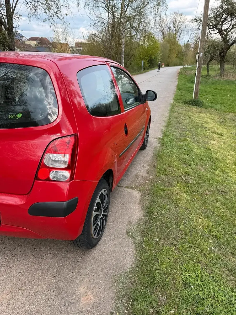 Gebraucht Renault Twingo 55 PS (40 kW) 2009 Rot Kleinwagen