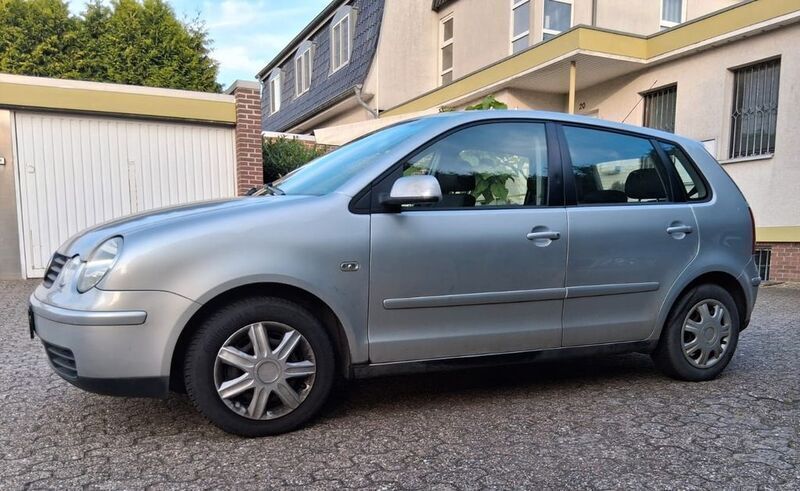 Silber Gebraucht 2004 VW Polo Basis Limousine | 650 € (Superpreis) - Bild 1/4