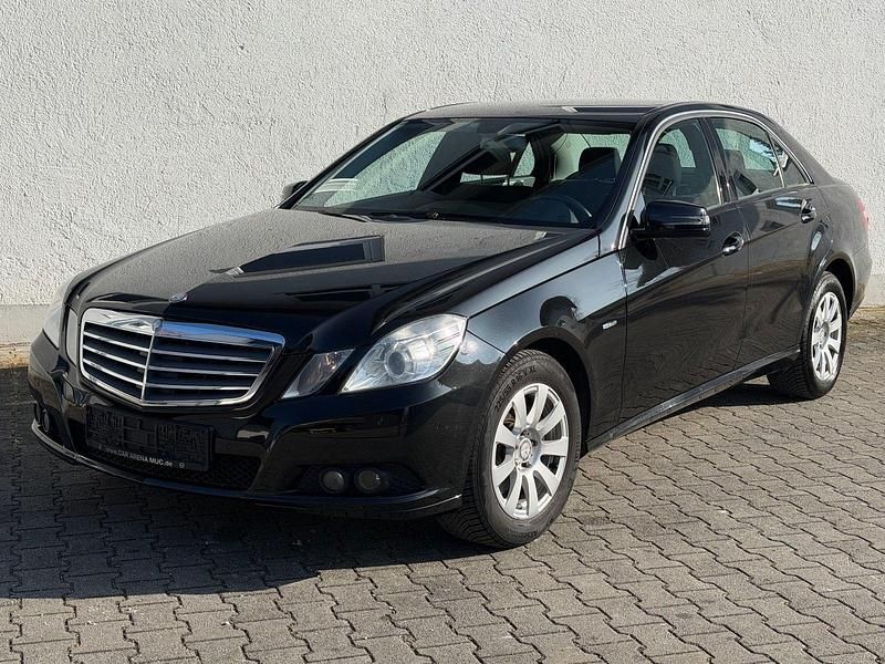 Gebraucht Mercedes E220 170 PS (125 kW) 2010 Schwarz Limousine