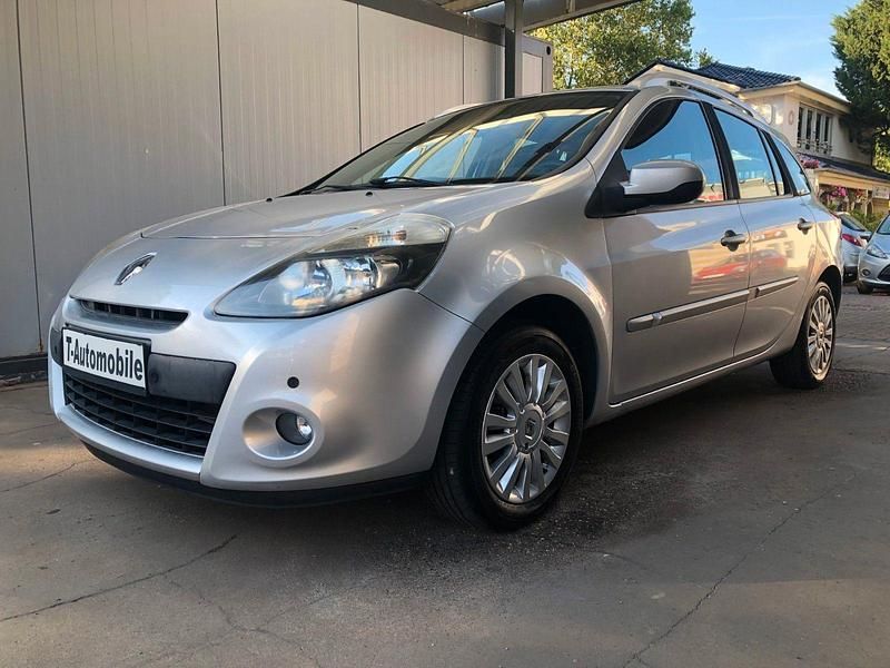 Gebraucht Renault Clio GrandTour Dynamique 75 PS (55 kW) 2011 Silber Kombi