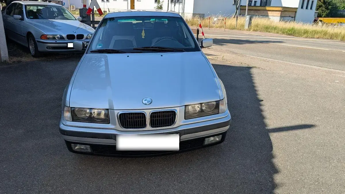 Gebraucht BMW 318 Compact Basis 140 PS (102 kW) 1998 Silber Kleinwagen
