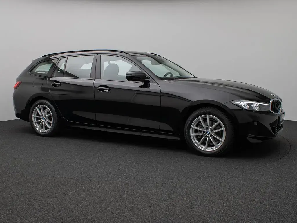 Usata BMW 318 Shadowline 156 CV (114 kW) 2025 Nero Berlina
