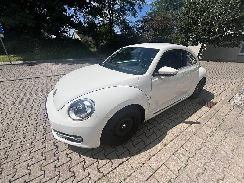 Weiß Gebraucht 2014 VW Beetle Design Limousine | 8.199 € (Guter Preis) - Bild 1/4
