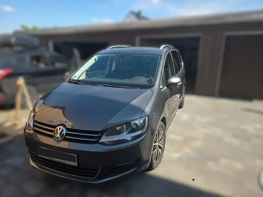 Gebraucht VW Sharan Allstar 150 PS (110 kW) 2017 Grau Van / Kleinbus