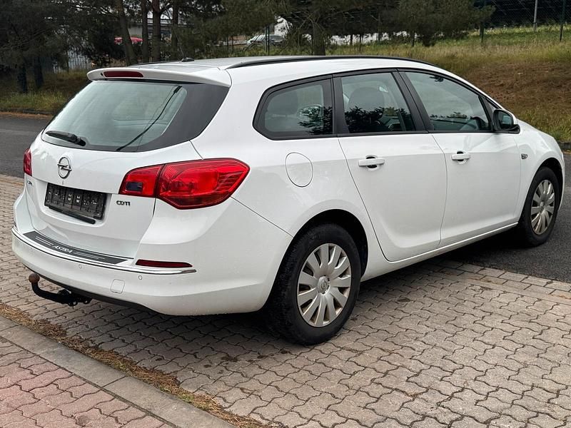 Gebraucht Opel Astra 2013 Weiß Kombi
