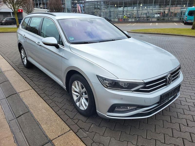 Gebraucht VW Passat 150 PS (110 kW) 2020 Grau Limousine