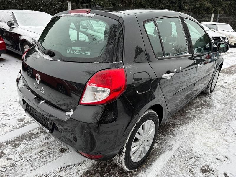 Gebraucht Renault Clio III Dynamique 75 PS (55 kW) 2010 Other Kleinwagen