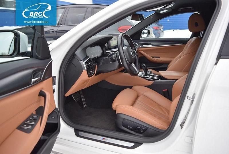 Gebraucht BMW 530 M Sport 286 PS (210 kW) 2023 Weiß Limousine