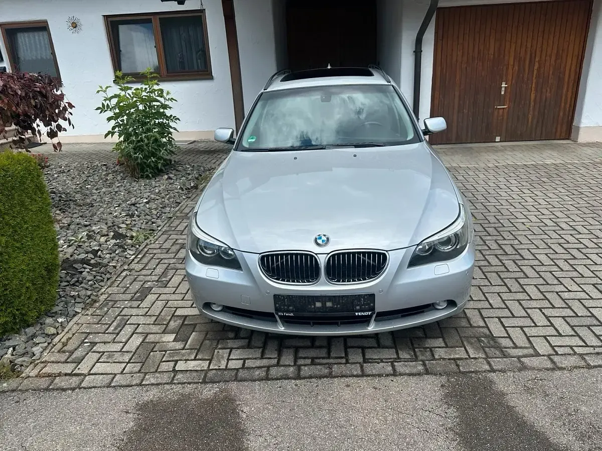 Gebraucht BMW 525 218 PS (160 kW) 2005 Silber Kombi