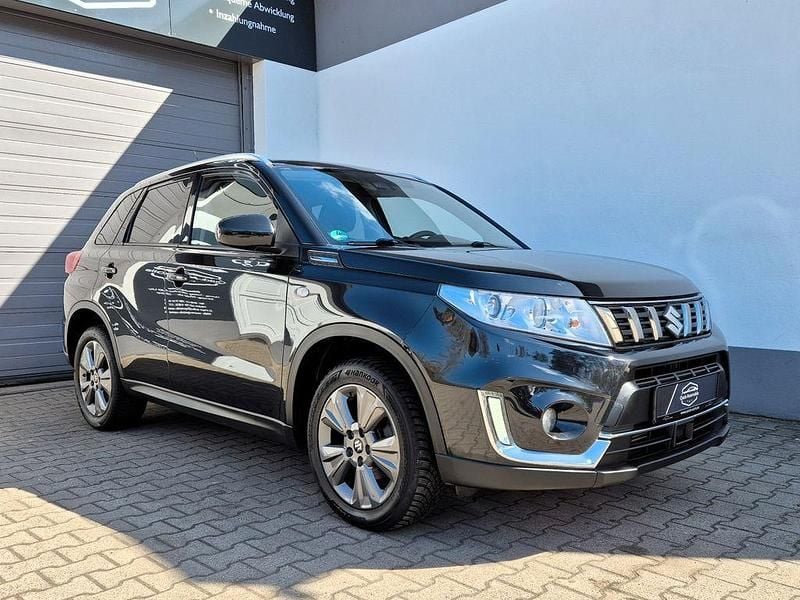 Gebraucht Suzuki Vitara 111 PS (81 kW) 2019 Schwarz SUV