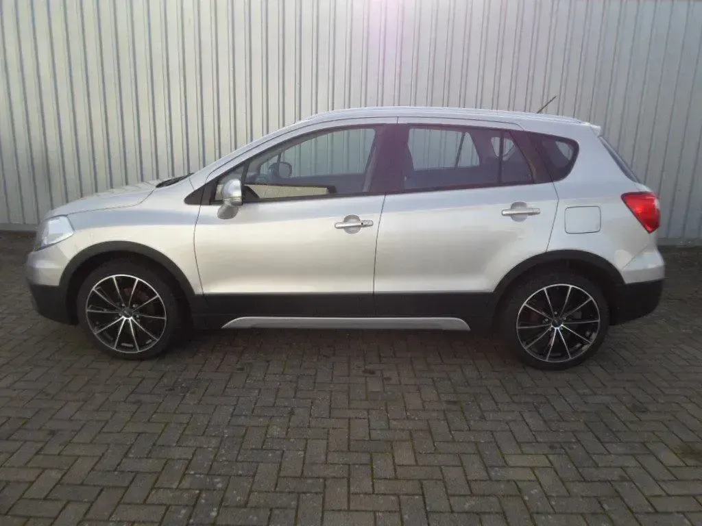 Gebraucht Suzuki SX4 S-Cross Comfort 120 PS (88 kW) 2014 Silber SUV