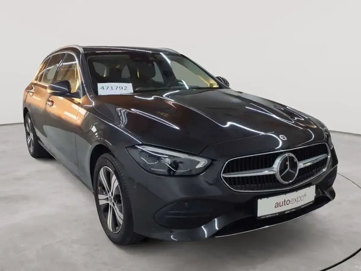 Gebraucht Mercedes C300e Avantgarde 204 PS (150 kW) 2023 Kombi