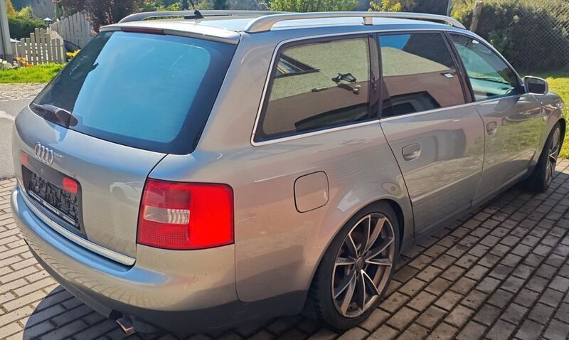 Silber Gebraucht 2002 Audi A6 S-Line Kombi | 4.299 € (Etwas zu teuer) - Bild 1/4