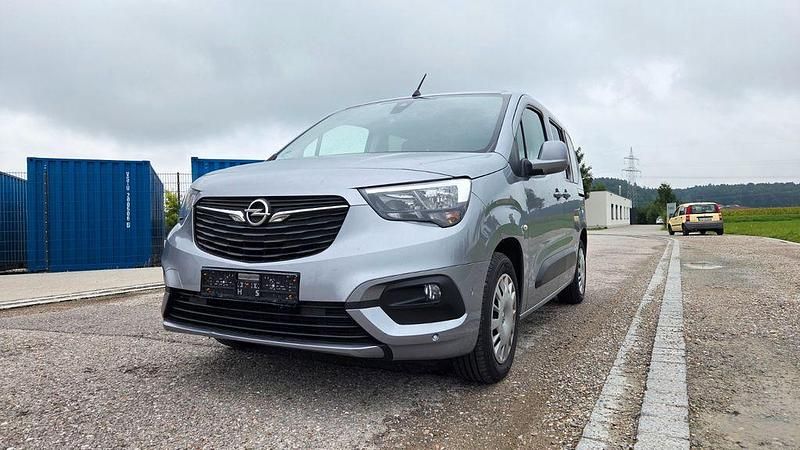 Grau Gebraucht 2019 Opel Combo Life Edition Van / Kleinbus | 12.400 € (Guter Preis) - Bild 1/4