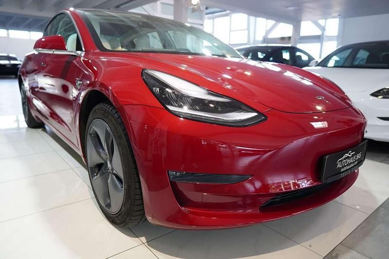 Red multi coat Gebraucht 2020 Tesla Model 3 Long Range Limousine | 23.950 € (Guter Preis) - Bild 1/4
