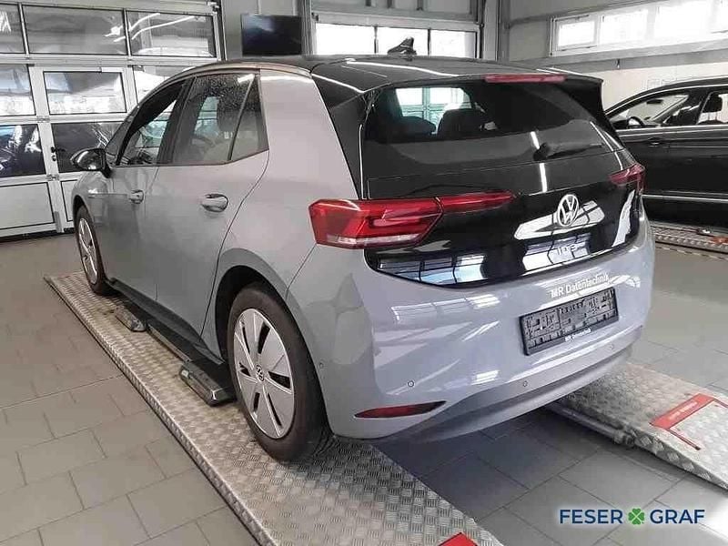 Gebraucht VW ID.3 Pro Performance 150 kW (204 PS) 2023 Mondsteingrau schwarz Kleinwagen