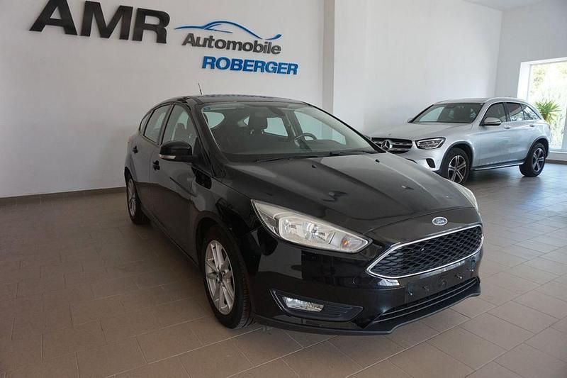 Schwarz Gebraucht 2015 Ford Focus Limousine | 4.600 € (Superpreis) - Bild 1/4