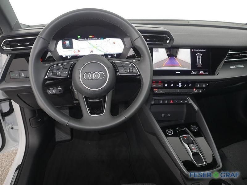 Gebraucht Audi A3 Ambiente 150 PS (110 kW) 2025 Arkonaweiß Limousine