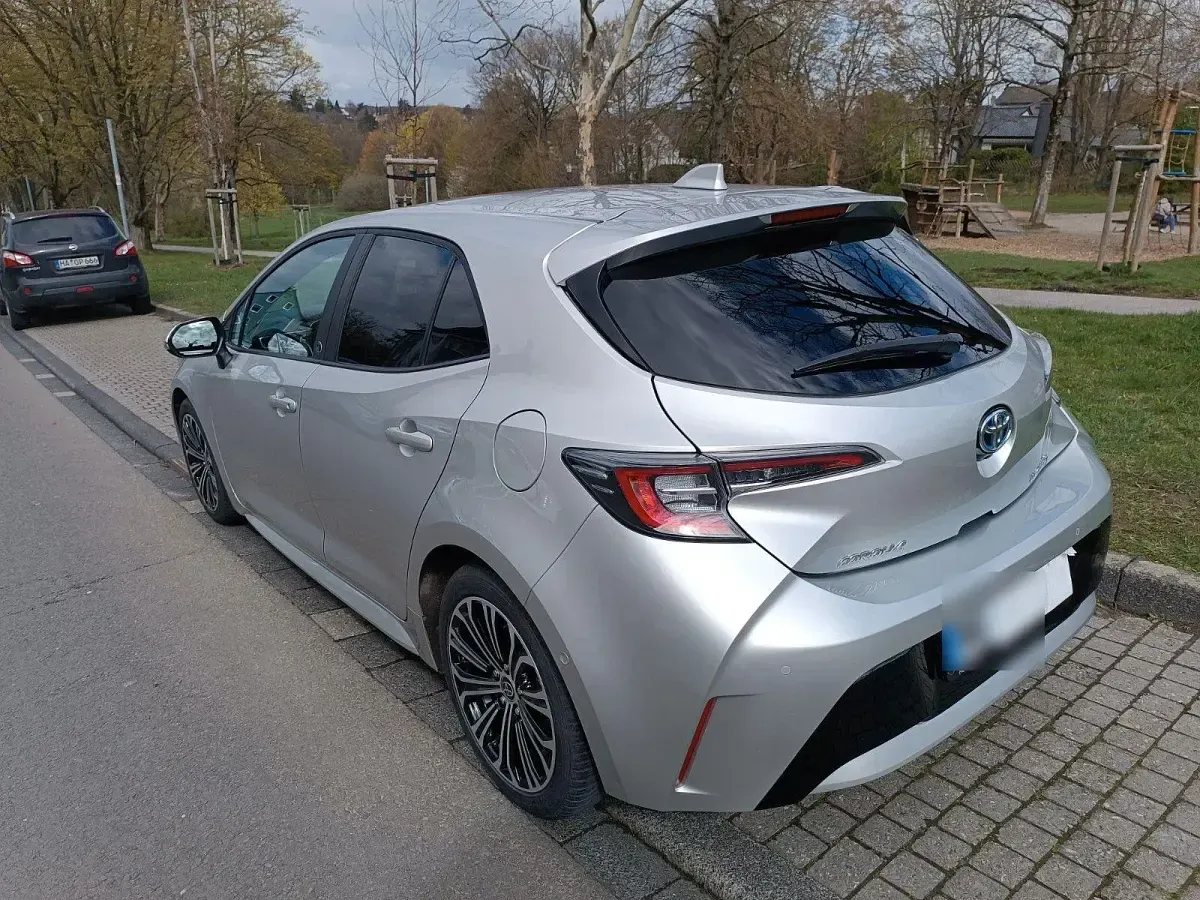 Gebraucht Toyota Corolla Team 140 PS (102 kW) 2023 Silber Limousine