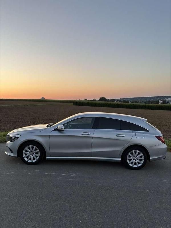 Gebraucht Mercedes CLA200 136 PS (100 kW) 2016 Grau Kombi