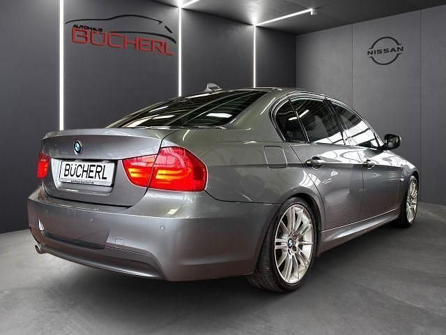 Gebraucht BMW 320 184 PS (135 kW) 2011 Grau Limousine