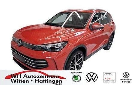 Persimmon red metallic Gebraucht 2024 VW Tiguan Elegance SUV | 48.490 € (Superpreis) - Bild 1/4