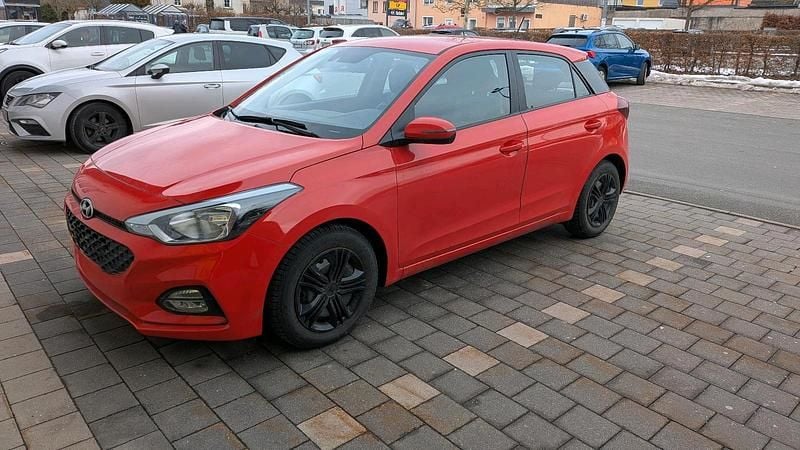 Gebraucht Hyundai i20 Active 84 PS (61 kW) 2019 Rot Kleinwagen