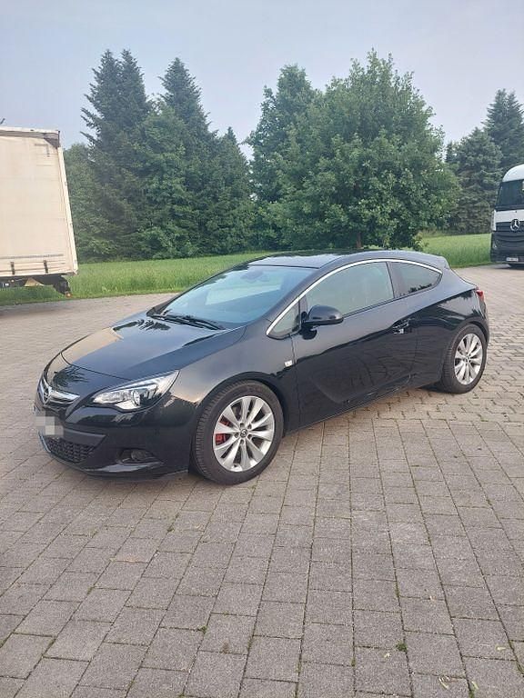 Schwarz Gebraucht 2012 Opel Astra GTC Innovation Limousine | 4.999 € (Fairer Preis) - Bild 1/4