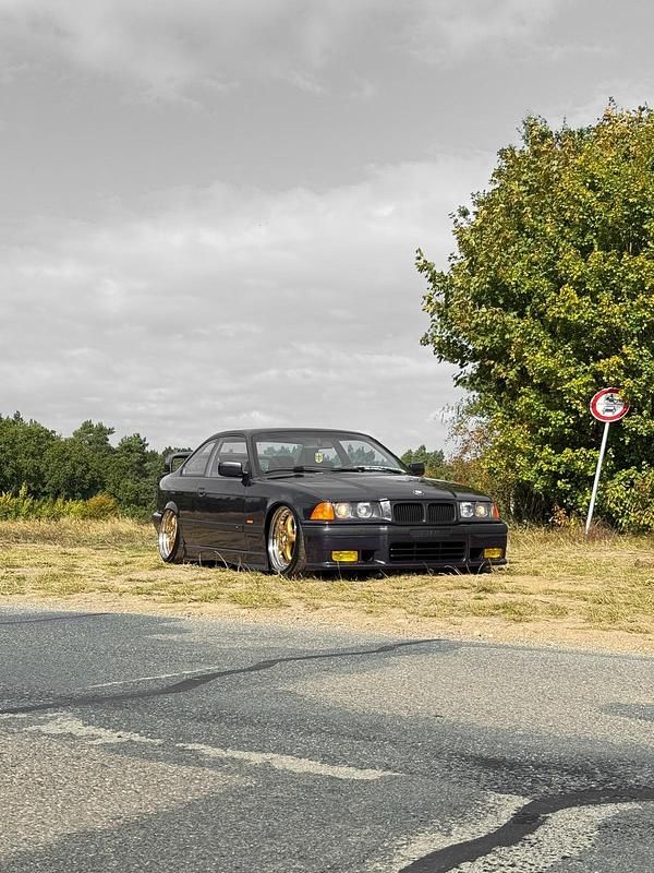 Violet Gebraucht 1996 BMW 323 M Sport Coupé | 10.500 € (Fairer Preis) - Bild 1/4