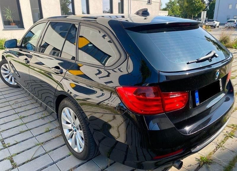 Gebraucht BMW 320 185 PS (136 kW) 2013 Schwarz Kombi