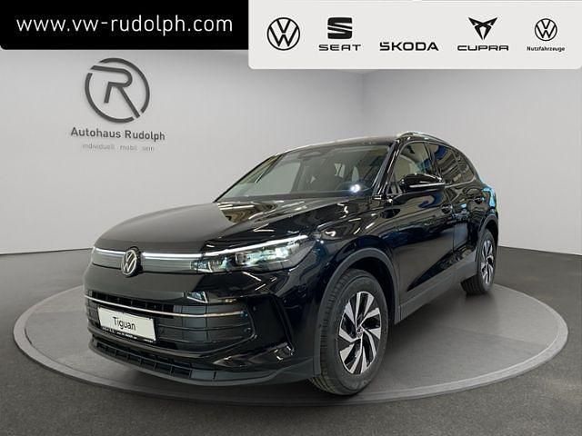 Grenadillschwarz metallic Gebraucht 2024 VW Tiguan Life SUV | 37.149 € (Superpreis) - Bild 1/4