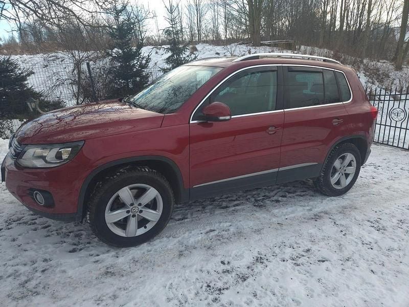 Używany VW Tiguan 140 KM (102 kW) 2013 Czerwony SUV