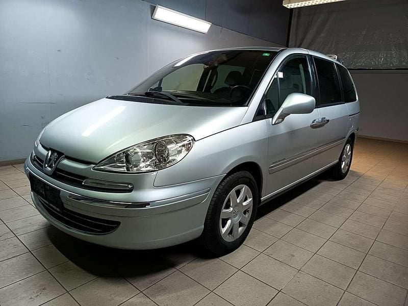 Gebraucht Peugeot 807 Allure 136 PS (100 kW) 2012 Lackierung aluminiumgrau Van / Kleinbus