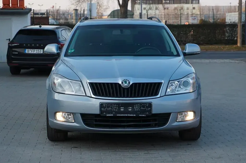 Gebraucht Skoda Octavia Impuls Edition 122 PS (89 kW) 2010 Blau Kombi