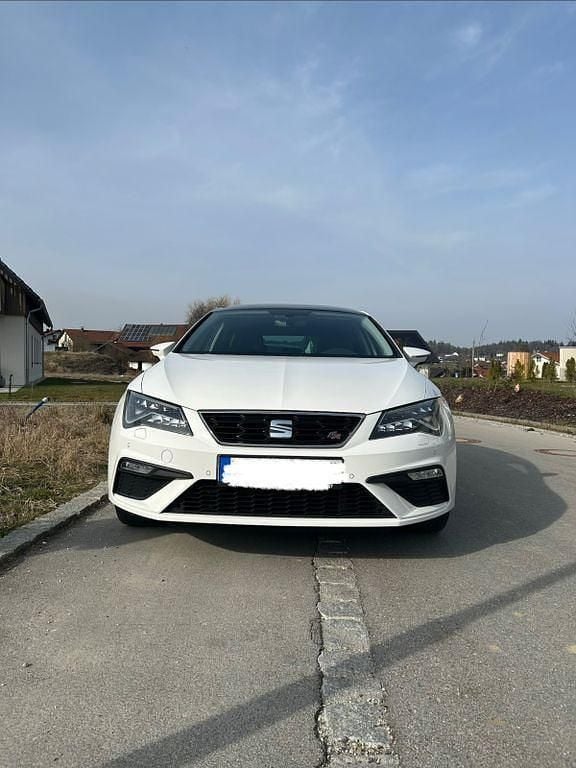 Gebraucht Seat Leon FR 131 PS (96 kW) 2019 Weiß Limousine
