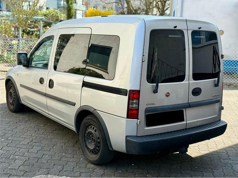 Gebraucht Opel Combo 90 PS (66 kW) 2005 Silber Van / Kleinbus