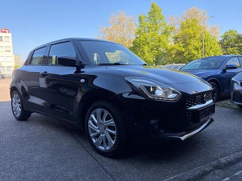 Gebraucht Suzuki Swift 83 PS (61 kW) 2021 Schwarz Kleinwagen