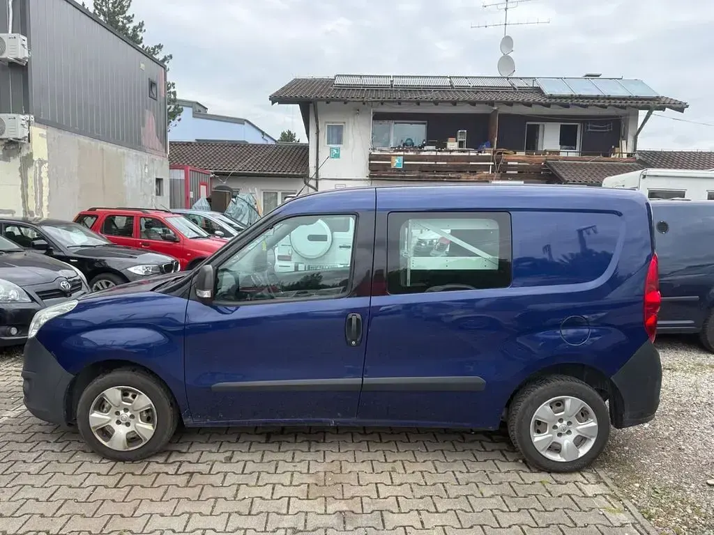 Gebraucht Opel Combo 95 PS (69 kW) 2016 Blau Van / Kleinbus