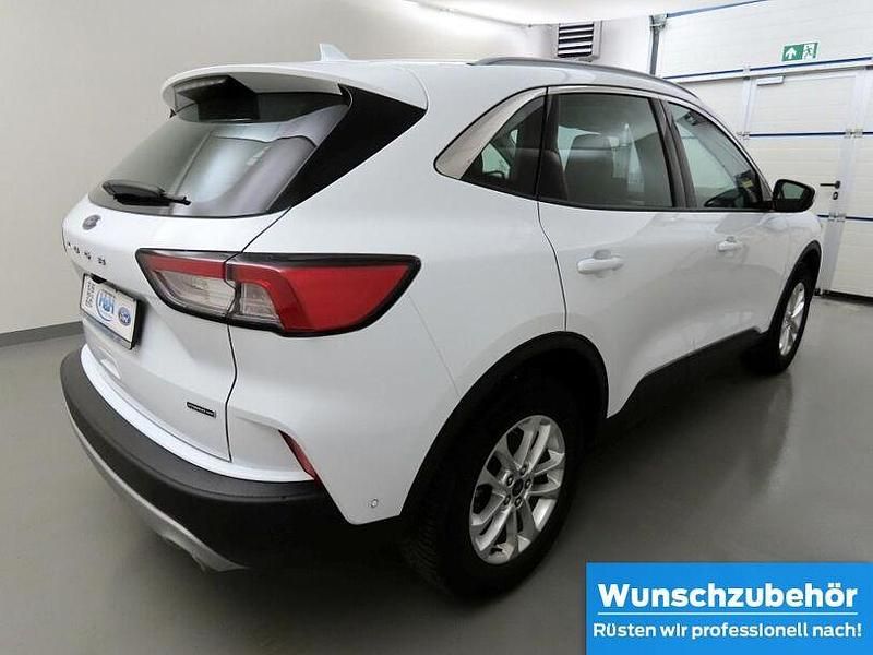 Gebraucht Ford Kuga Titanium 190 PS (139 kW) 2022 Frostweiß SUV