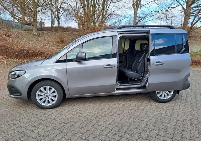 Gebraucht Mercedes T180 Progressive 131 PS (96 kW) 2023 Grau Van / Kleinbus